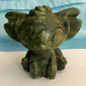 Green Jade Stitch. NWOT. Great detail. Spotted with clear quartz. Weight .596 kg